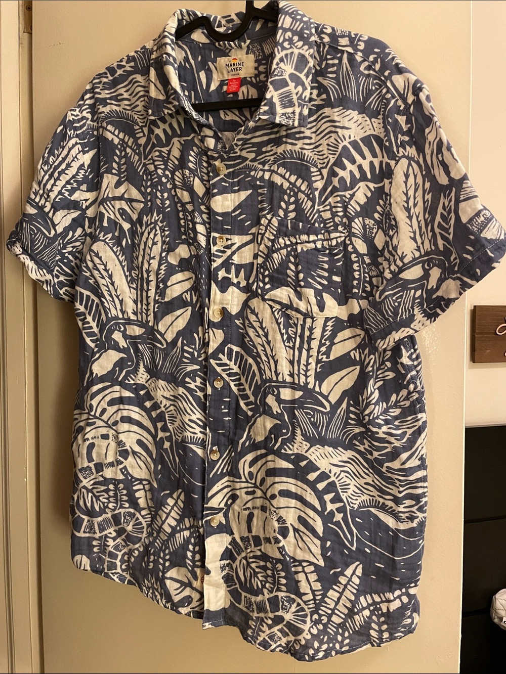 Marine Layer Double Cloth Short Sleeve Button Down in Navy Tropical Print, M